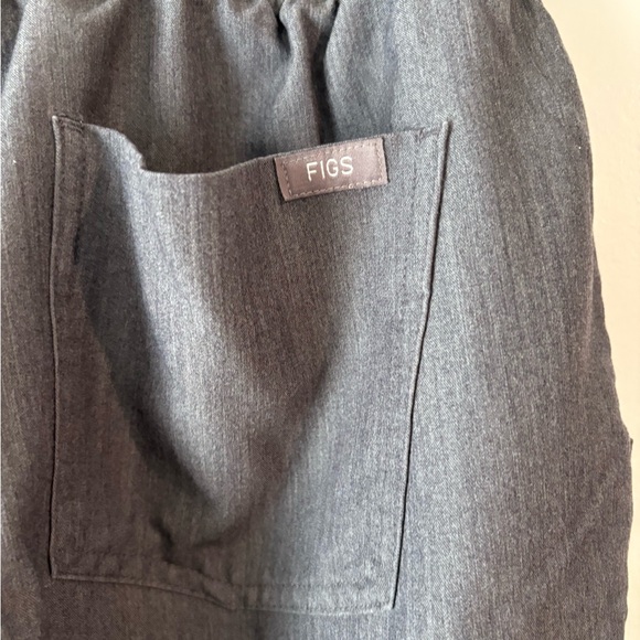 Gray Figs joggers with elastic waist. - Picture 4 of 5